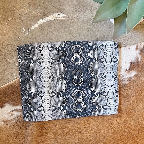 BERSHKA Snake Print Tube Top - Picture 2 of 4